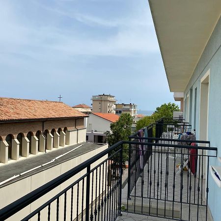 Hotel Capri Bellaria-Igea Marina Exterior foto