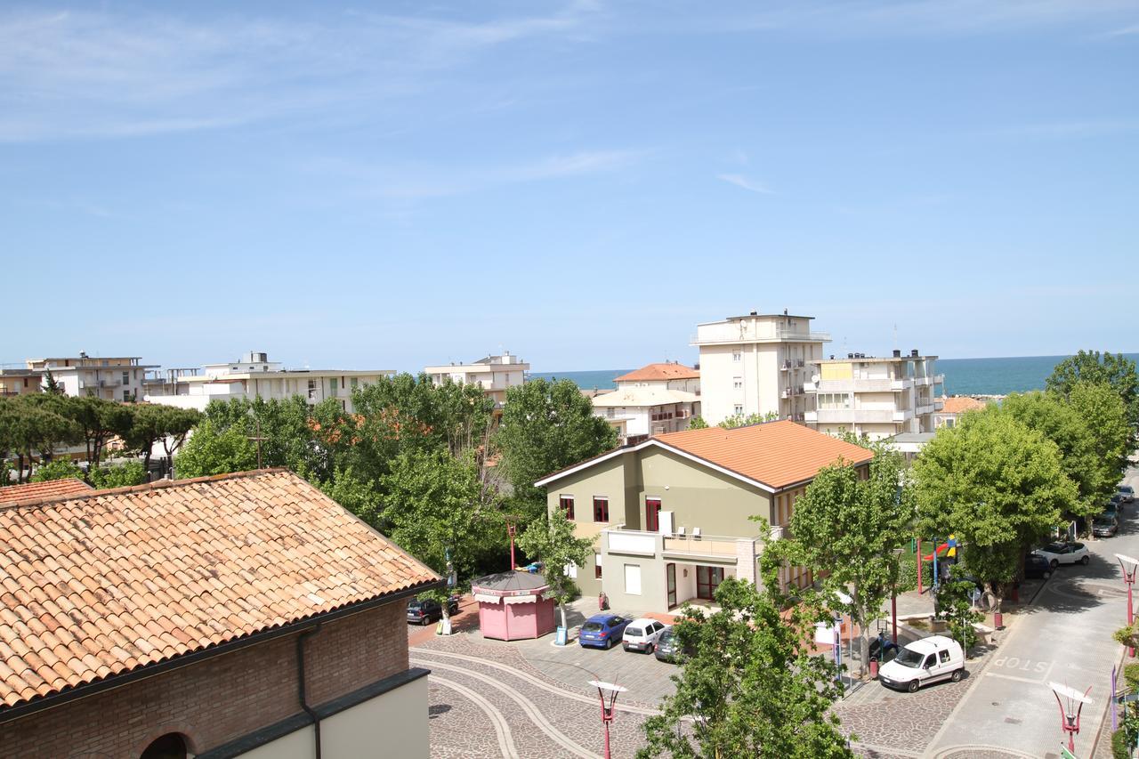 Hotel Capri Bellaria-Igea Marina Exterior foto