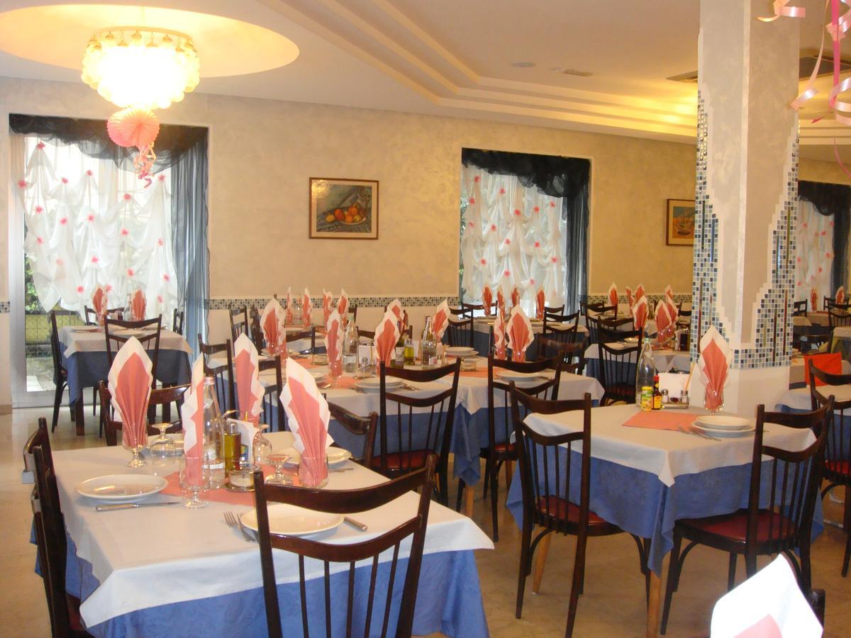 Hotel Capri Bellaria-Igea Marina Exterior foto